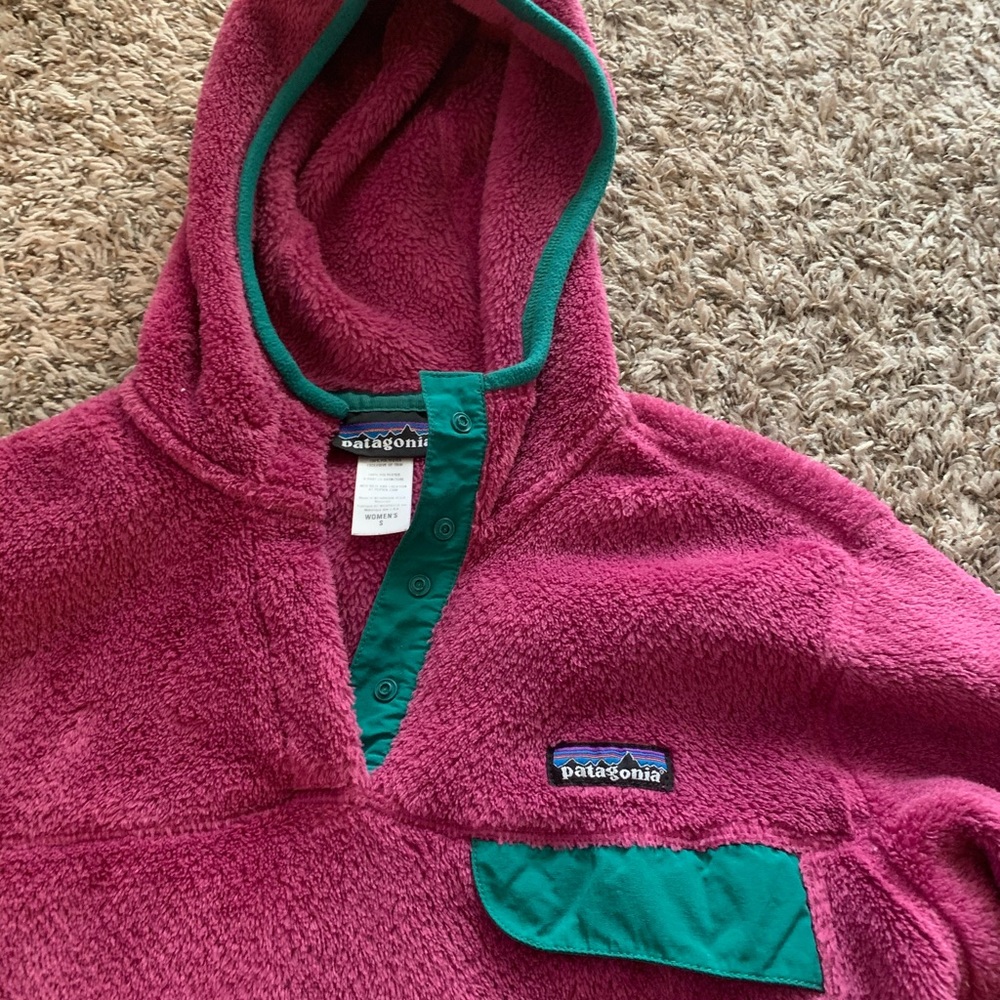 Woman’s small fluffy Patagonia sweater